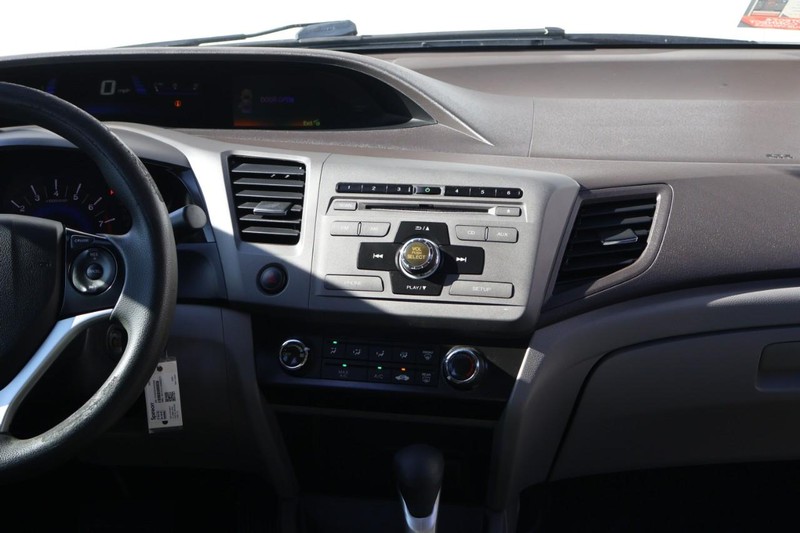 Honda Civic Sedan Vehicle Full-screen Gallery Image 26