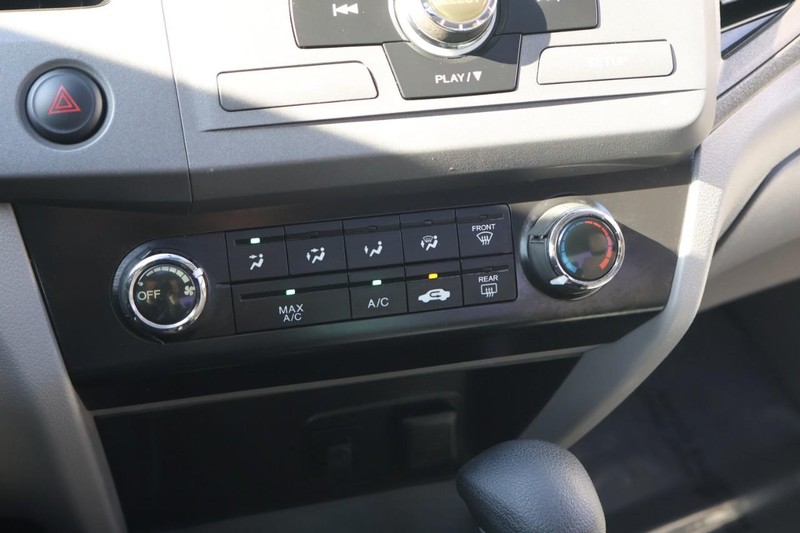 Honda Civic Sedan Vehicle Full-screen Gallery Image 29