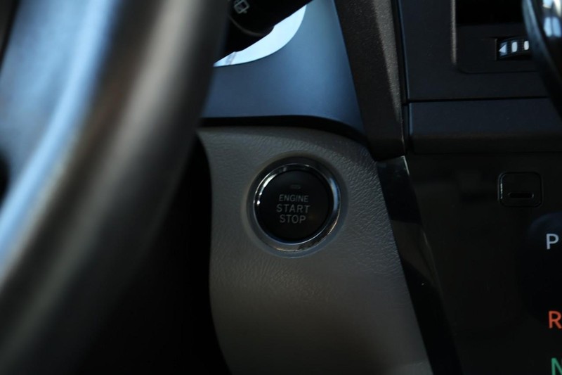 Toyota Sienna Vehicle Full-screen Gallery Image 29