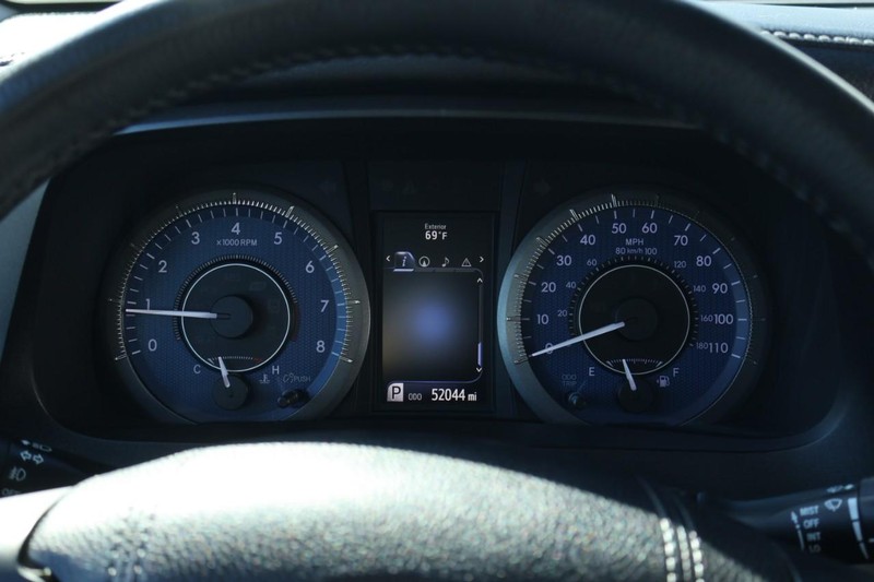 Toyota Sienna Vehicle Full-screen Gallery Image 35