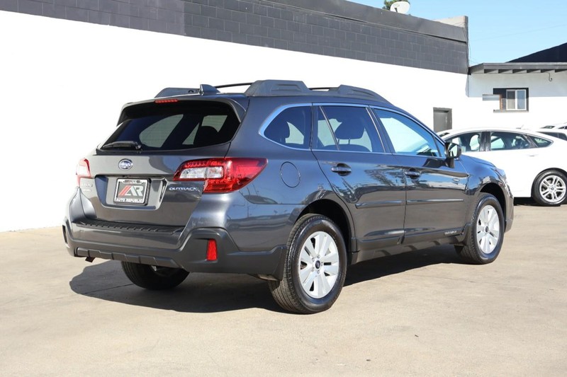 Subaru Outback Vehicle Full-screen Gallery Image 05