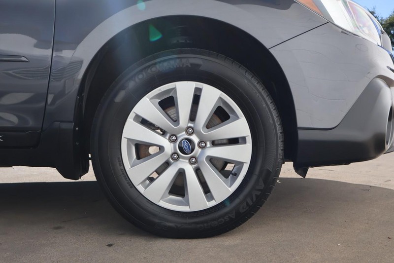 Subaru Outback Vehicle Full-screen Gallery Image 14
