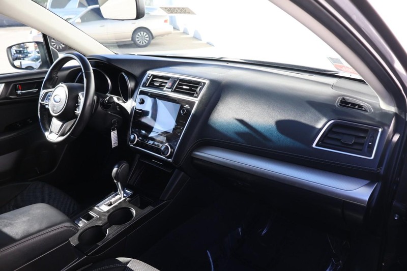 Subaru Outback Vehicle Full-screen Gallery Image 20