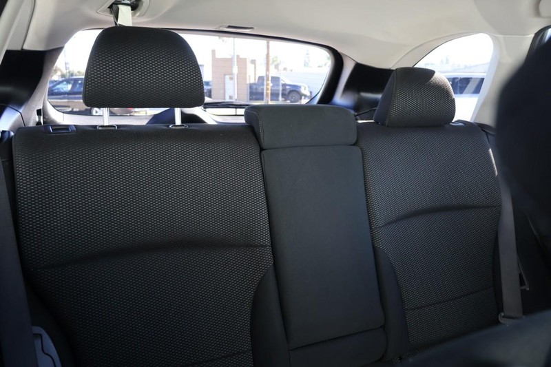 Subaru Outback Vehicle Full-screen Gallery Image 22