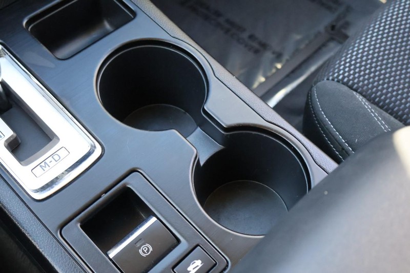 Subaru Outback Vehicle Full-screen Gallery Image 33