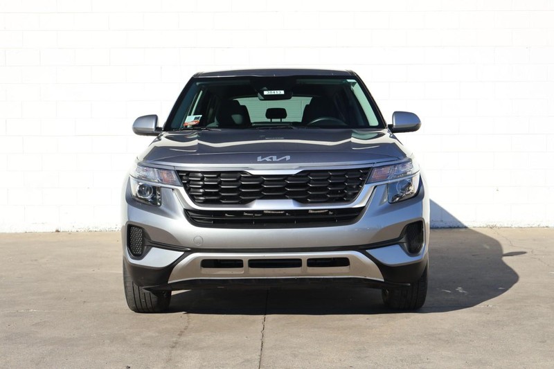 Kia Seltos Vehicle Full-screen Gallery Image 02