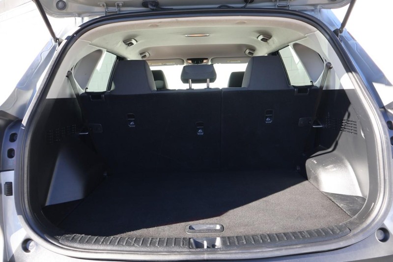 Kia Seltos Vehicle Full-screen Gallery Image 09