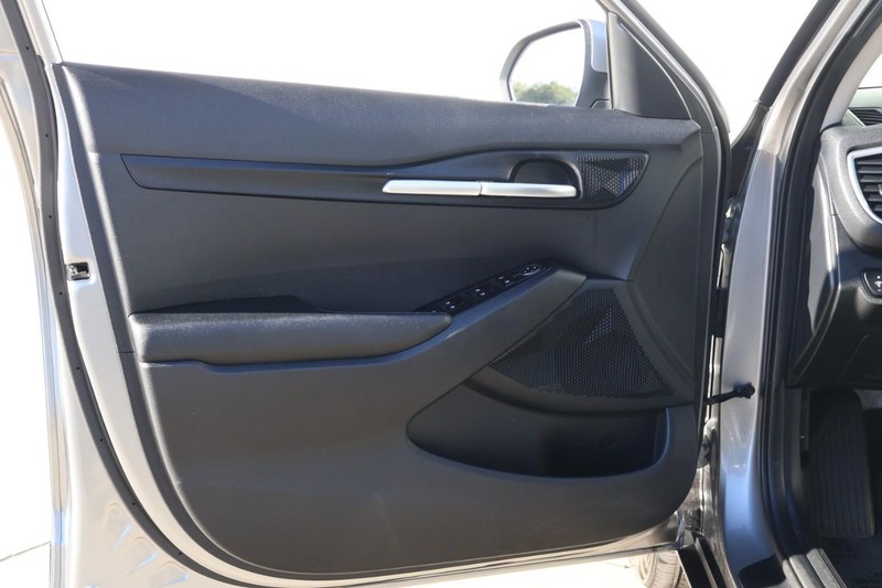 Kia Seltos Vehicle Full-screen Gallery Image 15