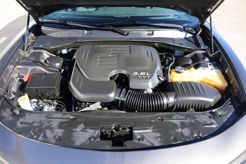 Dodge Charger Vehicle Full-screen Gallery Image 13