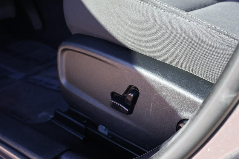 Dodge Charger Vehicle Full-screen Gallery Image 19