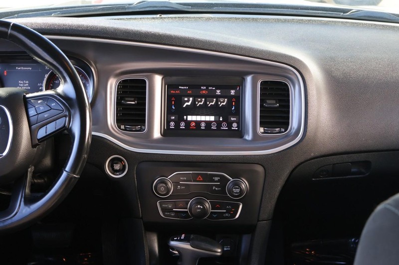 Dodge Charger Vehicle Full-screen Gallery Image 31