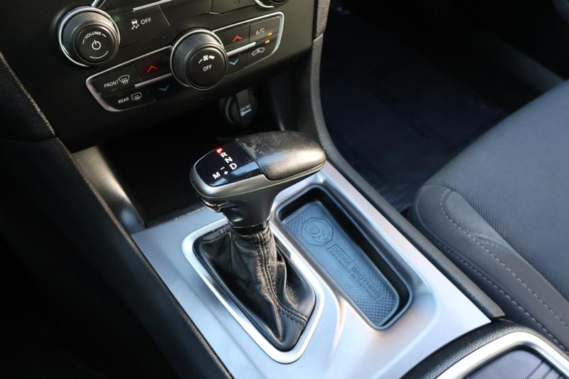 Dodge Charger Vehicle Full-screen Gallery Image 35