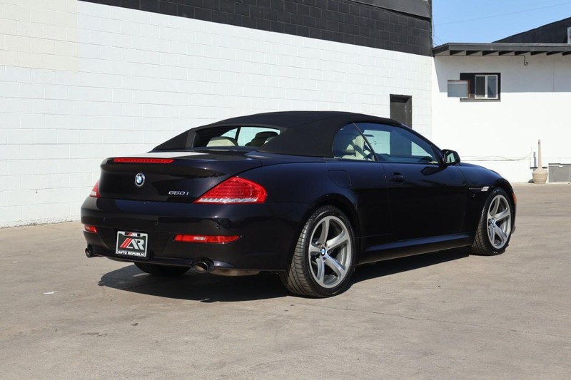 BMW 6 Series Vehicle Full-screen Gallery Image 06