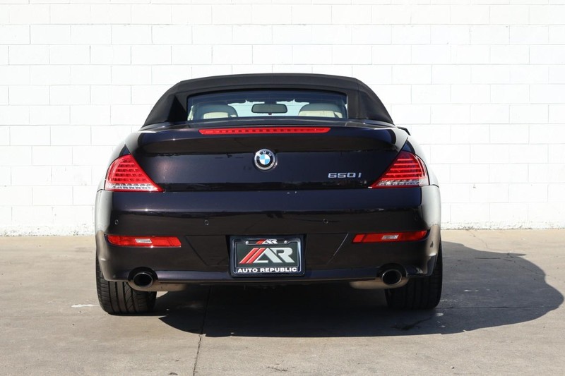 BMW 6 Series Vehicle Full-screen Gallery Image 07