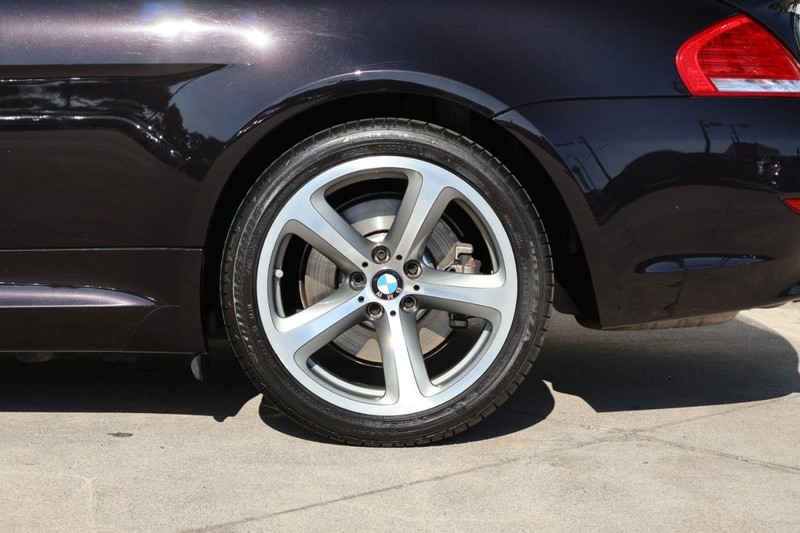 BMW 6 Series Vehicle Full-screen Gallery Image 14