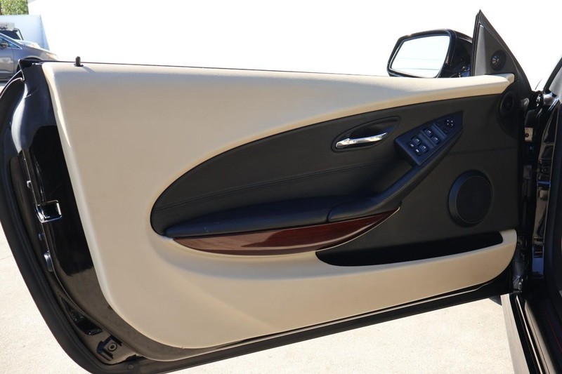 BMW 6 Series Vehicle Full-screen Gallery Image 15