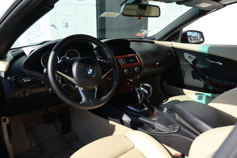 BMW 6 Series Vehicle Full-screen Gallery Image 18