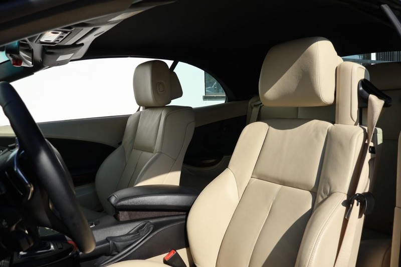 BMW 6 Series Vehicle Full-screen Gallery Image 21