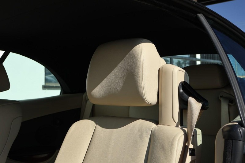 BMW 6 Series Vehicle Full-screen Gallery Image 22