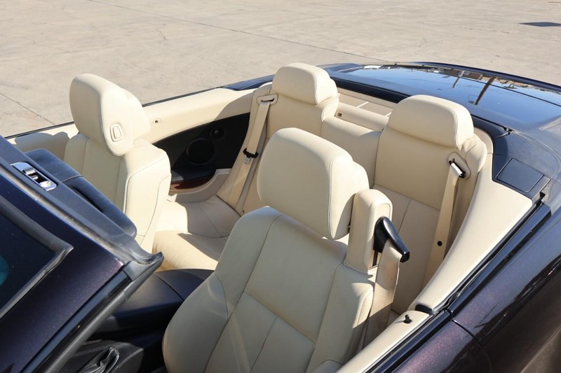 BMW 6 Series Vehicle Full-screen Gallery Image 23