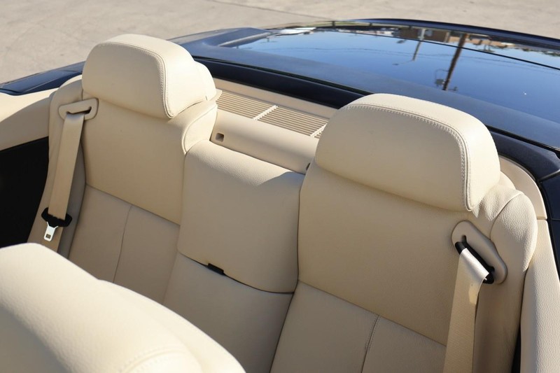 BMW 6 Series Vehicle Full-screen Gallery Image 24