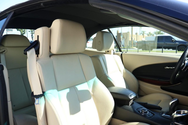 BMW 6 Series Vehicle Full-screen Gallery Image 28