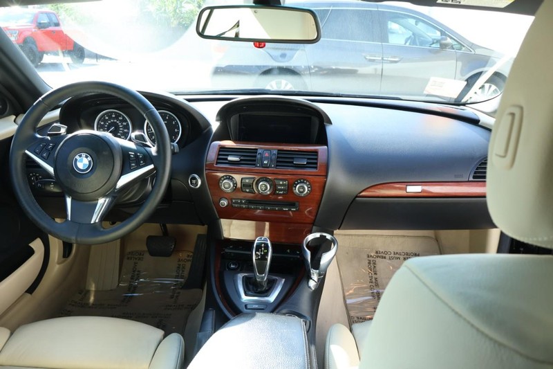 BMW 6 Series Vehicle Full-screen Gallery Image 31