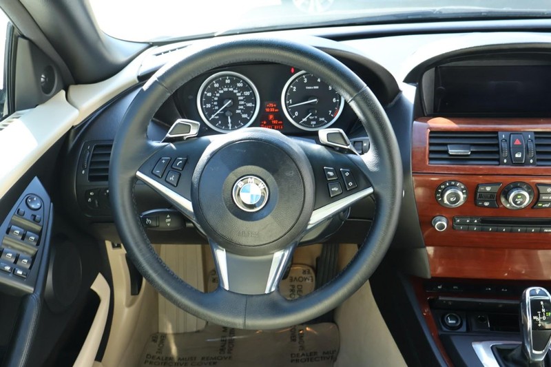 BMW 6 Series Vehicle Full-screen Gallery Image 33
