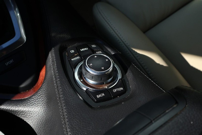 BMW 6 Series Vehicle Full-screen Gallery Image 42