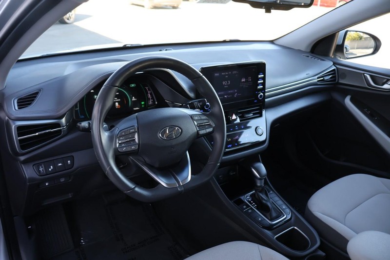 Hyundai Ioniq Hybrid Vehicle Full-screen Gallery Image 17