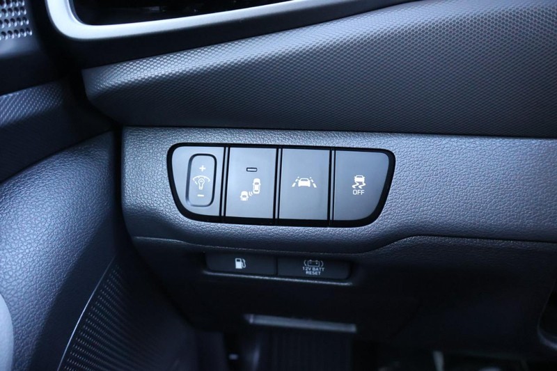 Hyundai Ioniq Hybrid Vehicle Full-screen Gallery Image 18