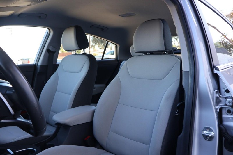 Hyundai Ioniq Hybrid Vehicle Full-screen Gallery Image 19