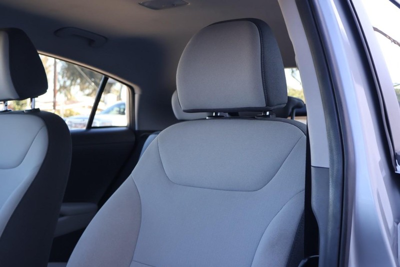 Hyundai Ioniq Hybrid Vehicle Full-screen Gallery Image 20