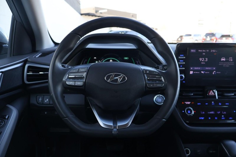 Hyundai Ioniq Hybrid Vehicle Full-screen Gallery Image 28