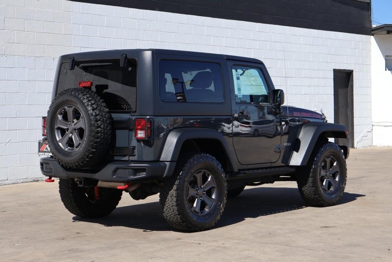 Jeep Wrangler Vehicle Full-screen Gallery Image 05