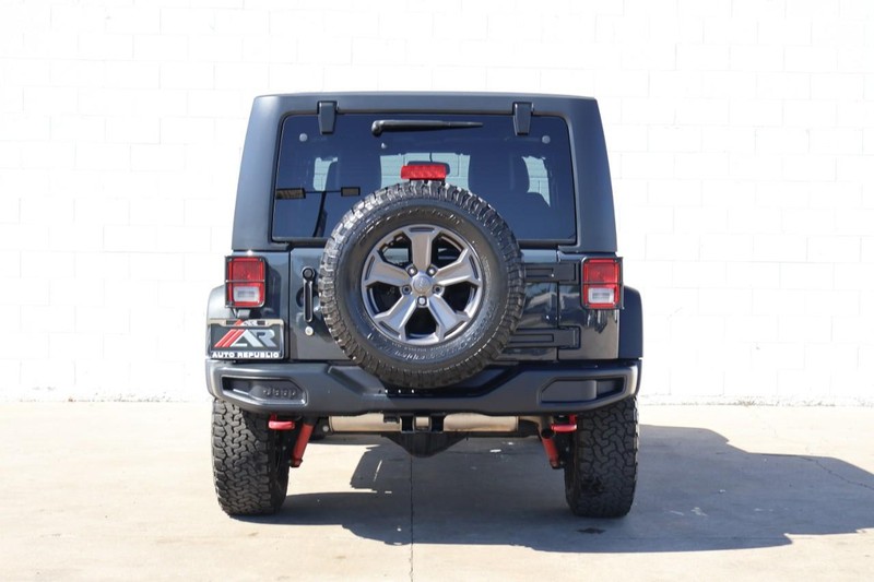 Jeep Wrangler Vehicle Full-screen Gallery Image 06