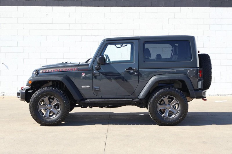 Jeep Wrangler Vehicle Full-screen Gallery Image 11