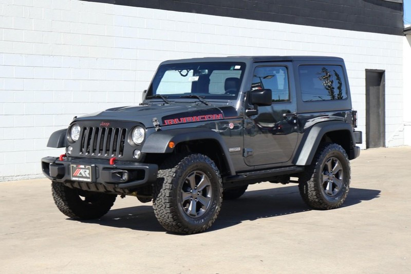 Jeep Wrangler Vehicle Full-screen Gallery Image 12