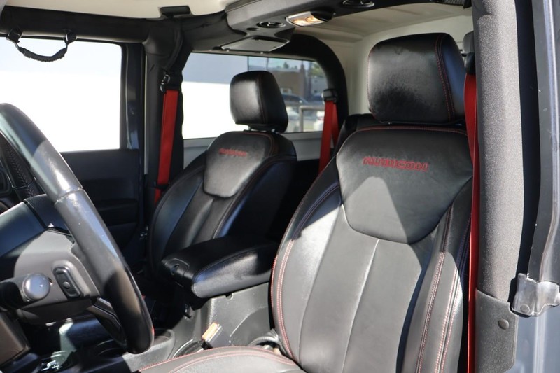 Jeep Wrangler Vehicle Full-screen Gallery Image 18