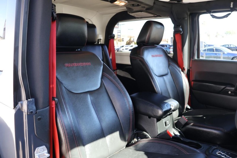 Jeep Wrangler Vehicle Full-screen Gallery Image 21