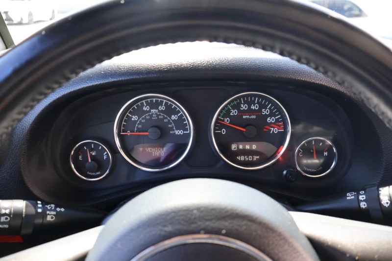 Jeep Wrangler Vehicle Full-screen Gallery Image 24