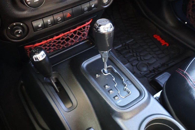 Jeep Wrangler Vehicle Full-screen Gallery Image 31