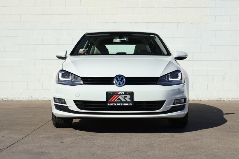 Volkswagen Golf Vehicle Full-screen Gallery Image 02