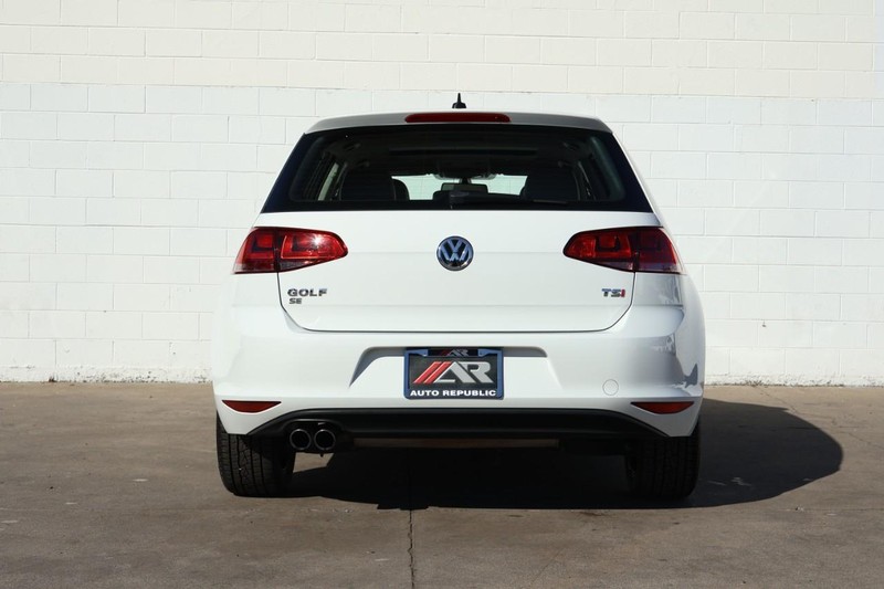 Volkswagen Golf Vehicle Full-screen Gallery Image 06