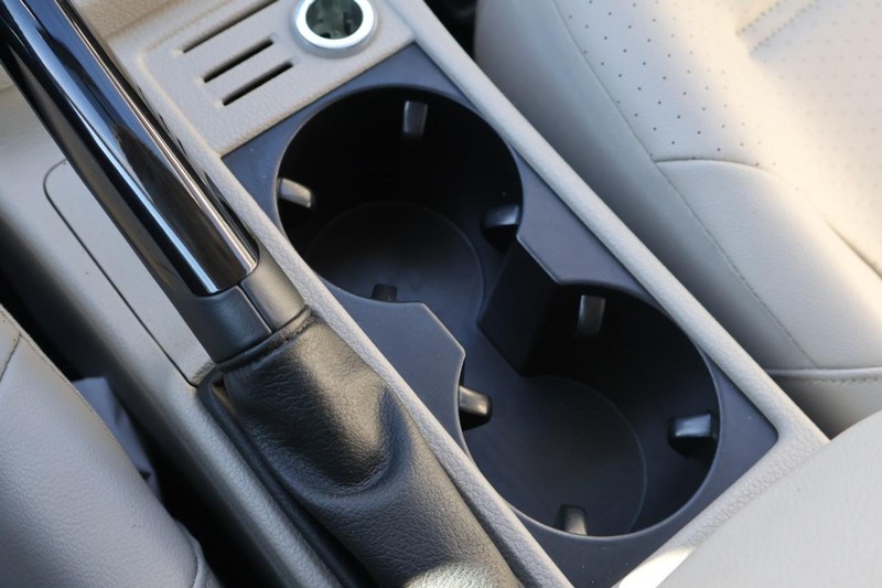 Volkswagen Golf Vehicle Full-screen Gallery Image 35