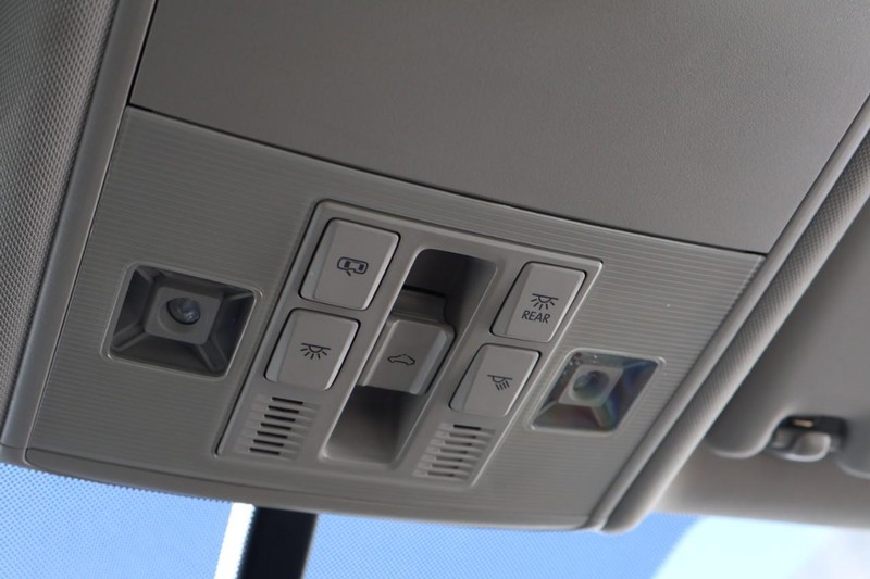 Volkswagen Golf Vehicle Full-screen Gallery Image 36