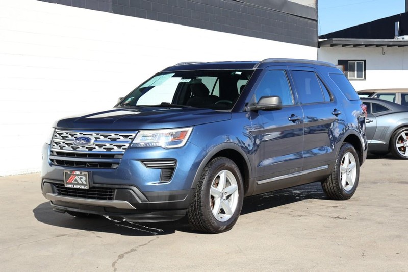 Ford Explorer Vehicle Full-screen Gallery Image 12
