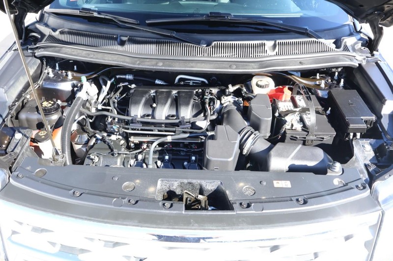 Ford Explorer Vehicle Full-screen Gallery Image 13