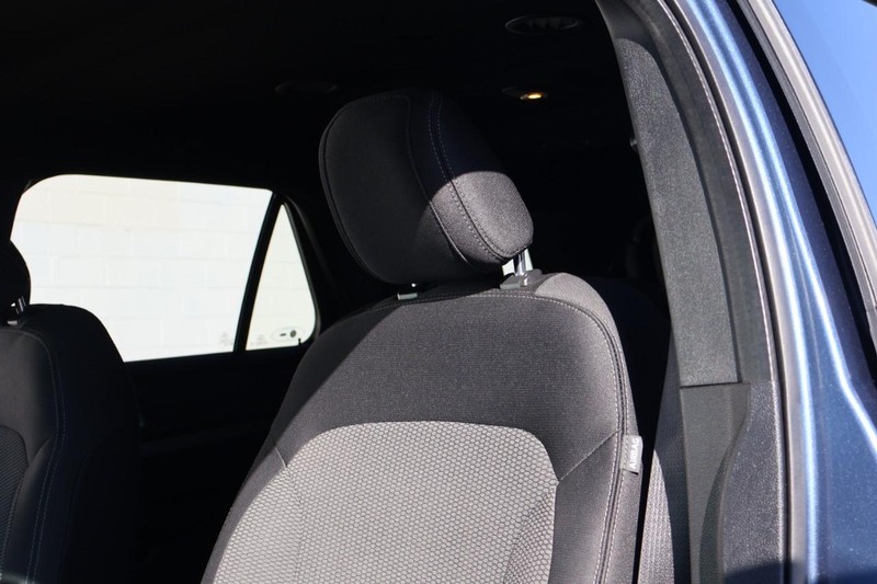 Ford Explorer Vehicle Full-screen Gallery Image 21