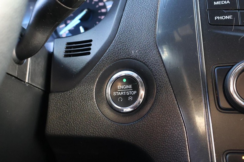 Ford Explorer Vehicle Full-screen Gallery Image 33